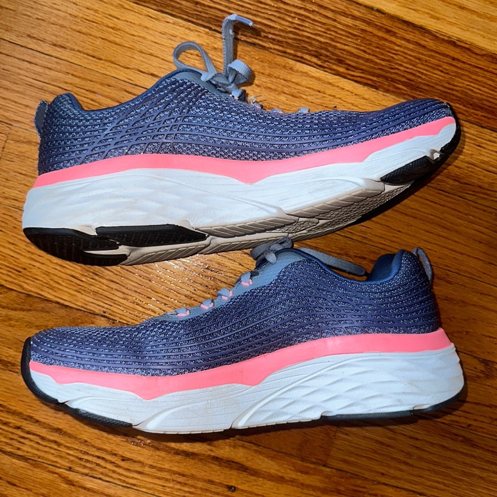 Sketchers Go Run Max Cushion 10